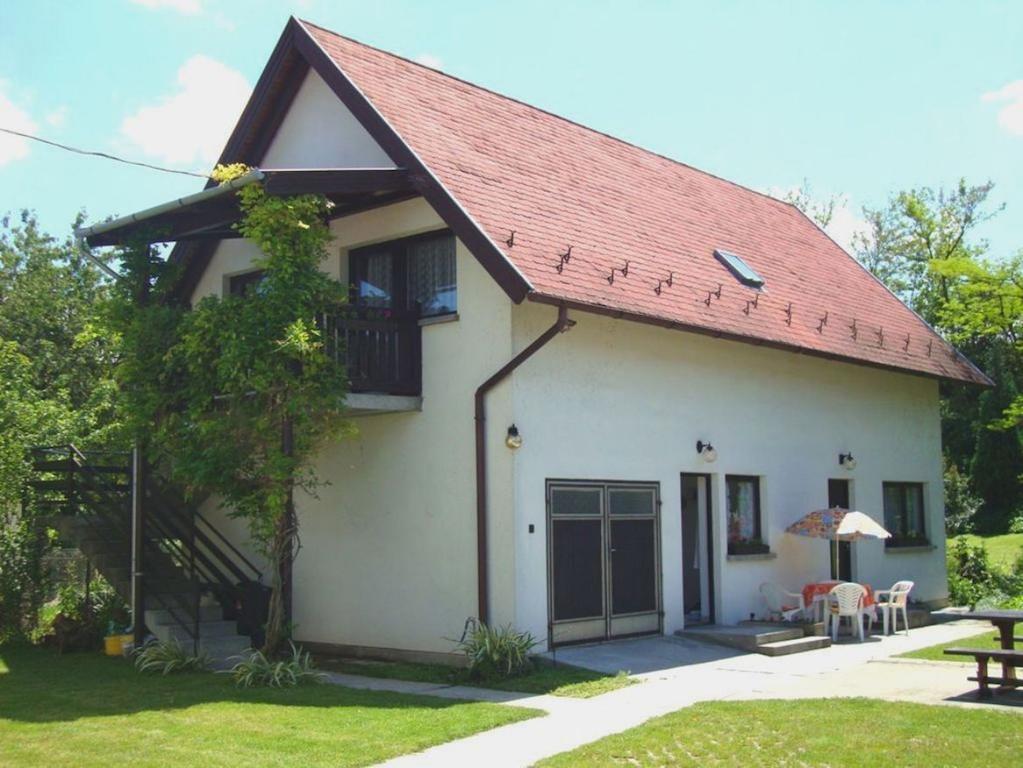 شقة Gyongyvirag Vendeghaz Balatonboglár الغرفة الصورة