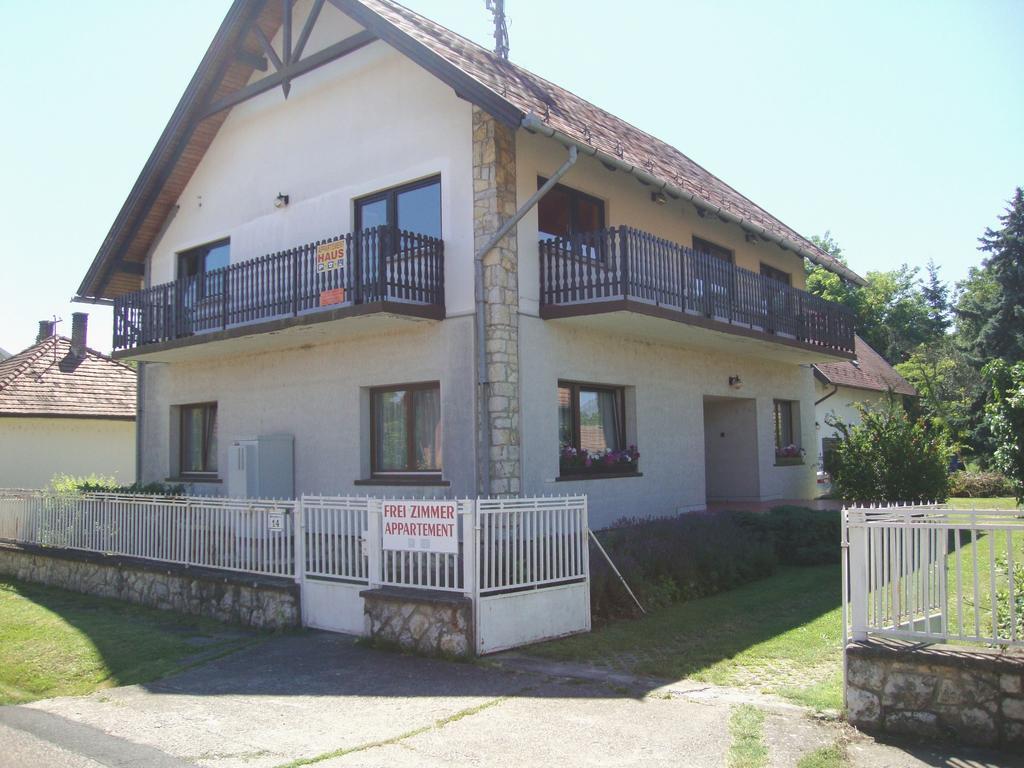 شقة Gyongyvirag Vendeghaz Balatonboglár المظهر الخارجي الصورة